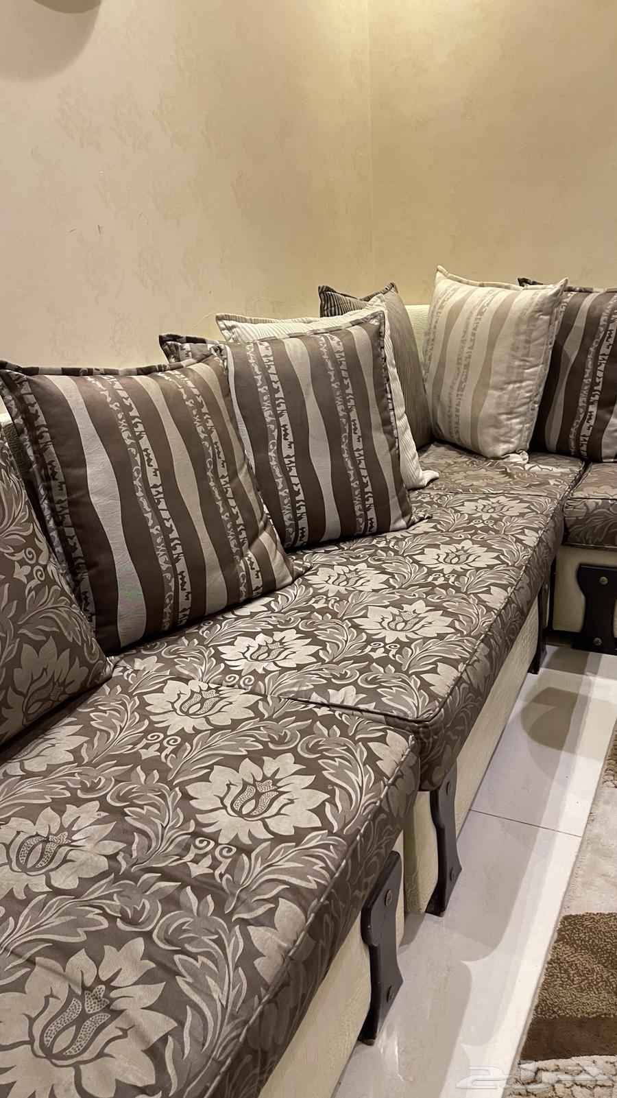 للبيع كنب نظيف64476378848385111