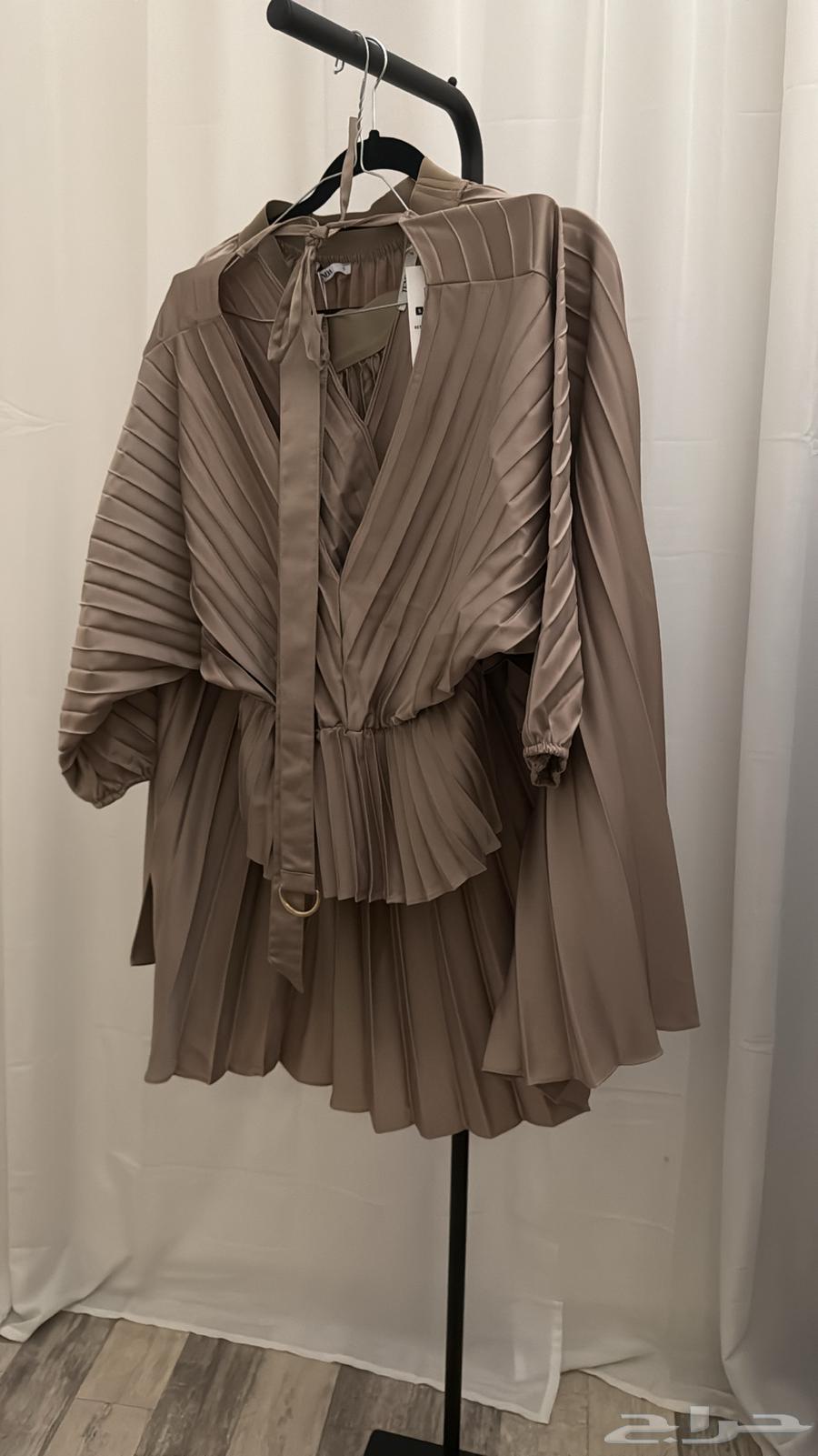 فساتين جديدة غير ملبوسة على 50 ريال64476266753795113