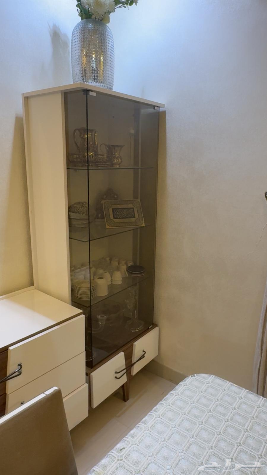 طاولة طعام 8 اشخاص ودولاب وبوفيه ومدخل64478828650755114