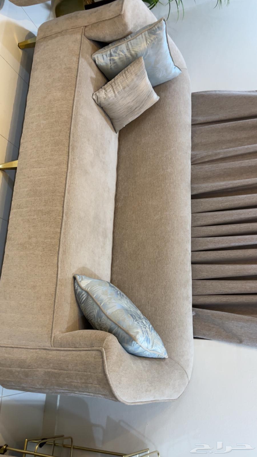 كنب نظيف للبيع مع الطاولات64477492604163113