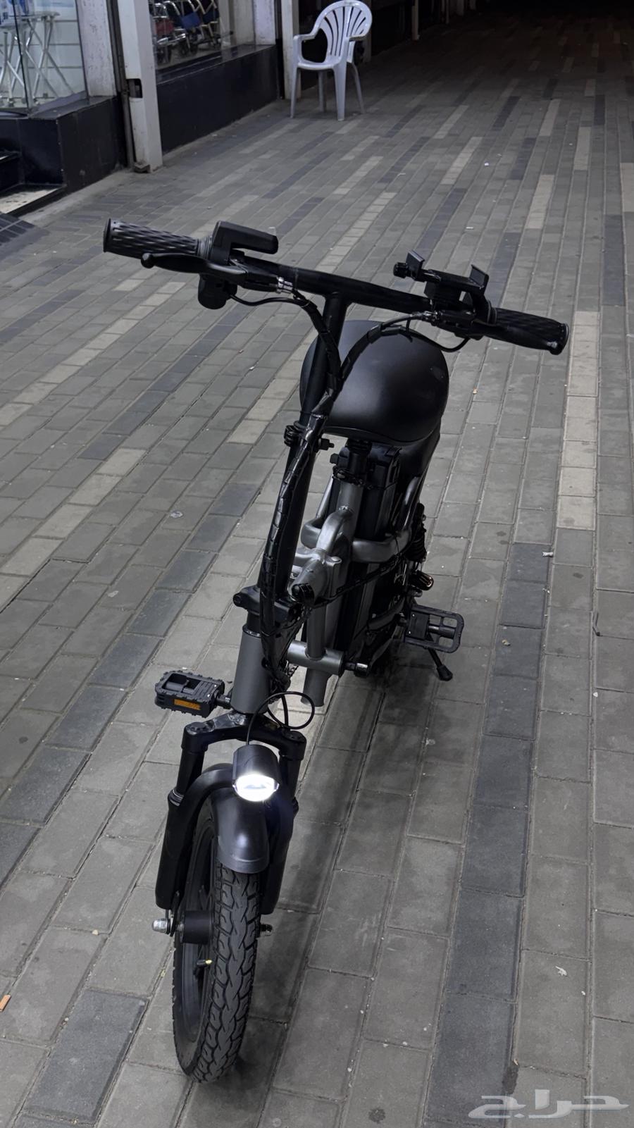 Russian scooter returns to previous ad64478430124418110