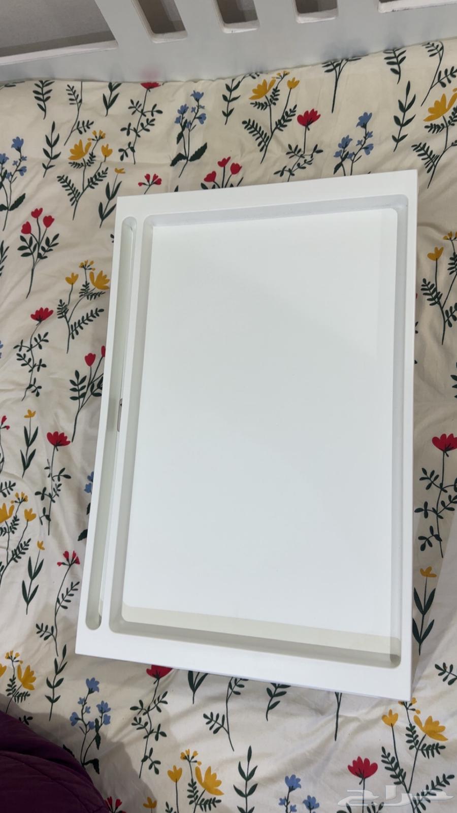 طاوله من ايكيا فرع الشرقيه64474651993858110