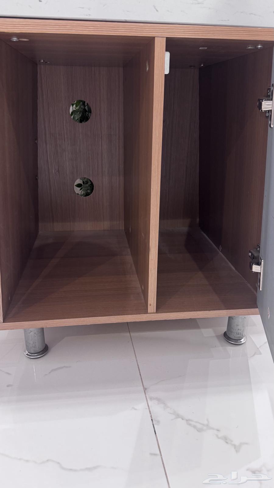 طاولة مكتبية مع كرسي للبيع64476559272706110