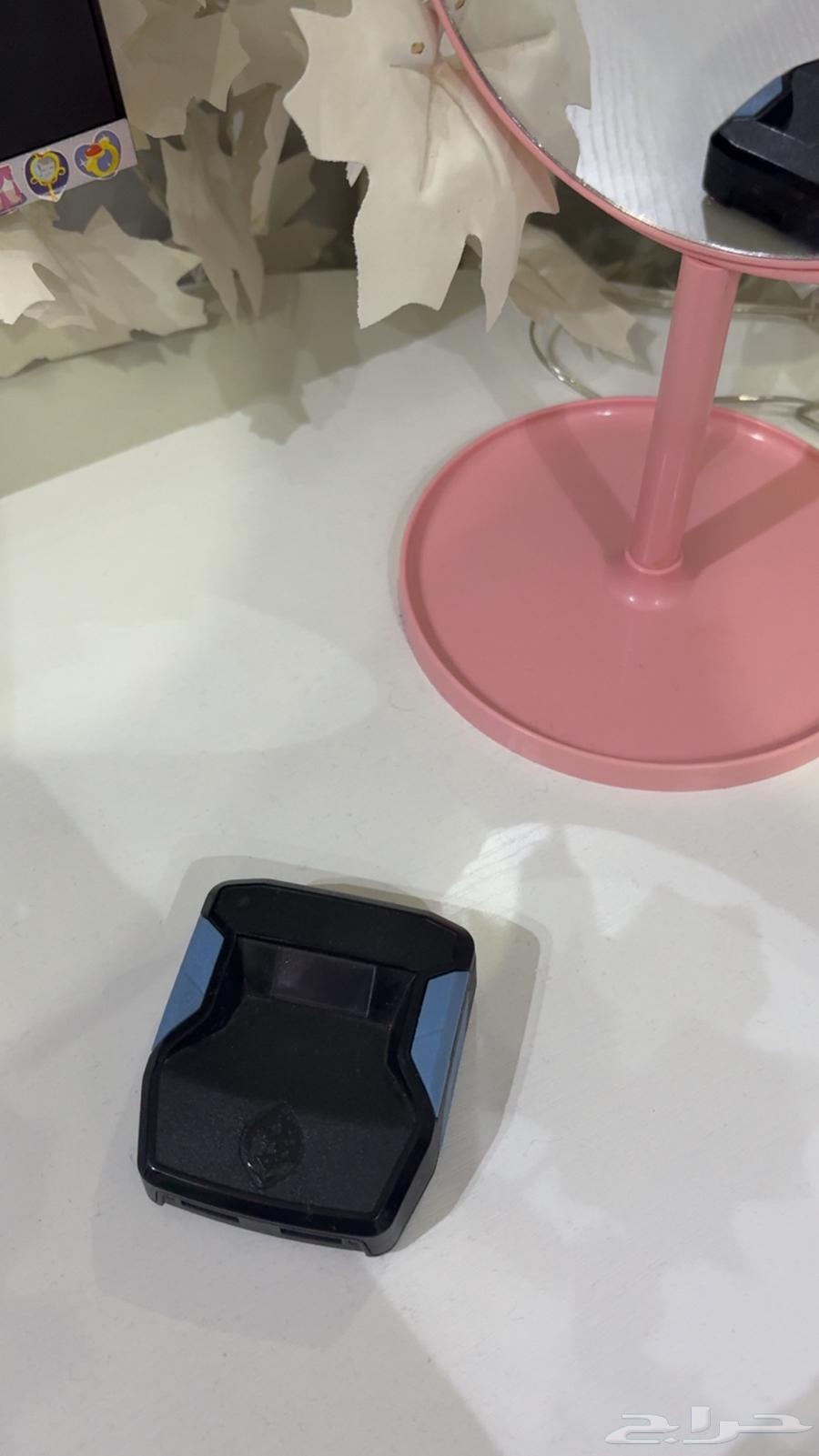 قطعة لسوني 4ومع سكربات جاهزه مع اسلاكها64472699751299110