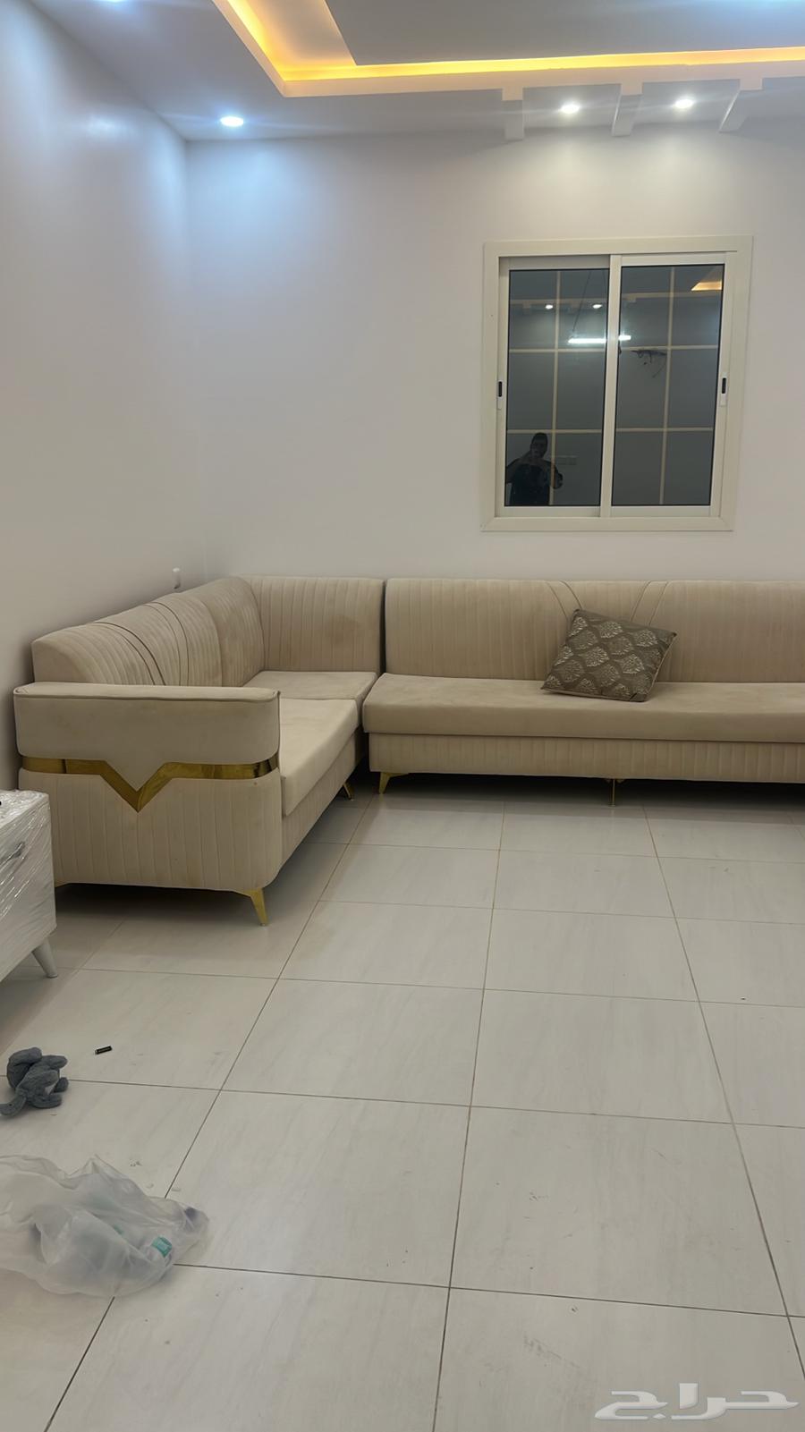 كنب شبه جديد تفصيل 10 متر متصل استخدام قليل الموقع تبوك64478732333953111