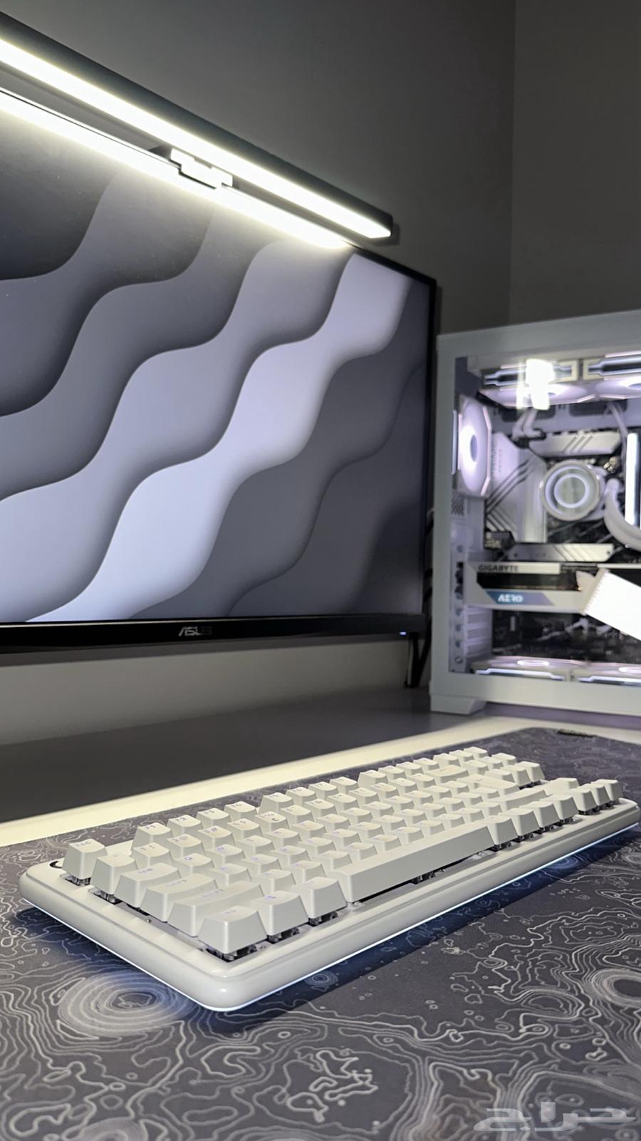 سيت اب ابيض متكامل بمواصفات جبارة 4070TI64472415467906113