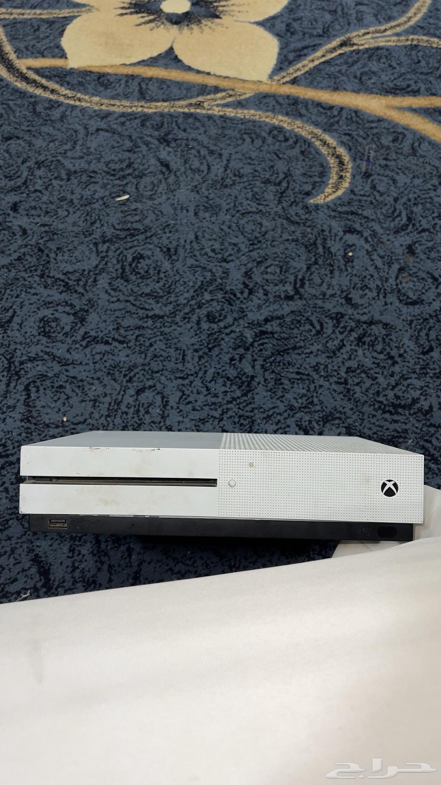اكس بوكس إس ون بيدين باقي جديده و وحده احترافيه مالها شهرين64478594202499113