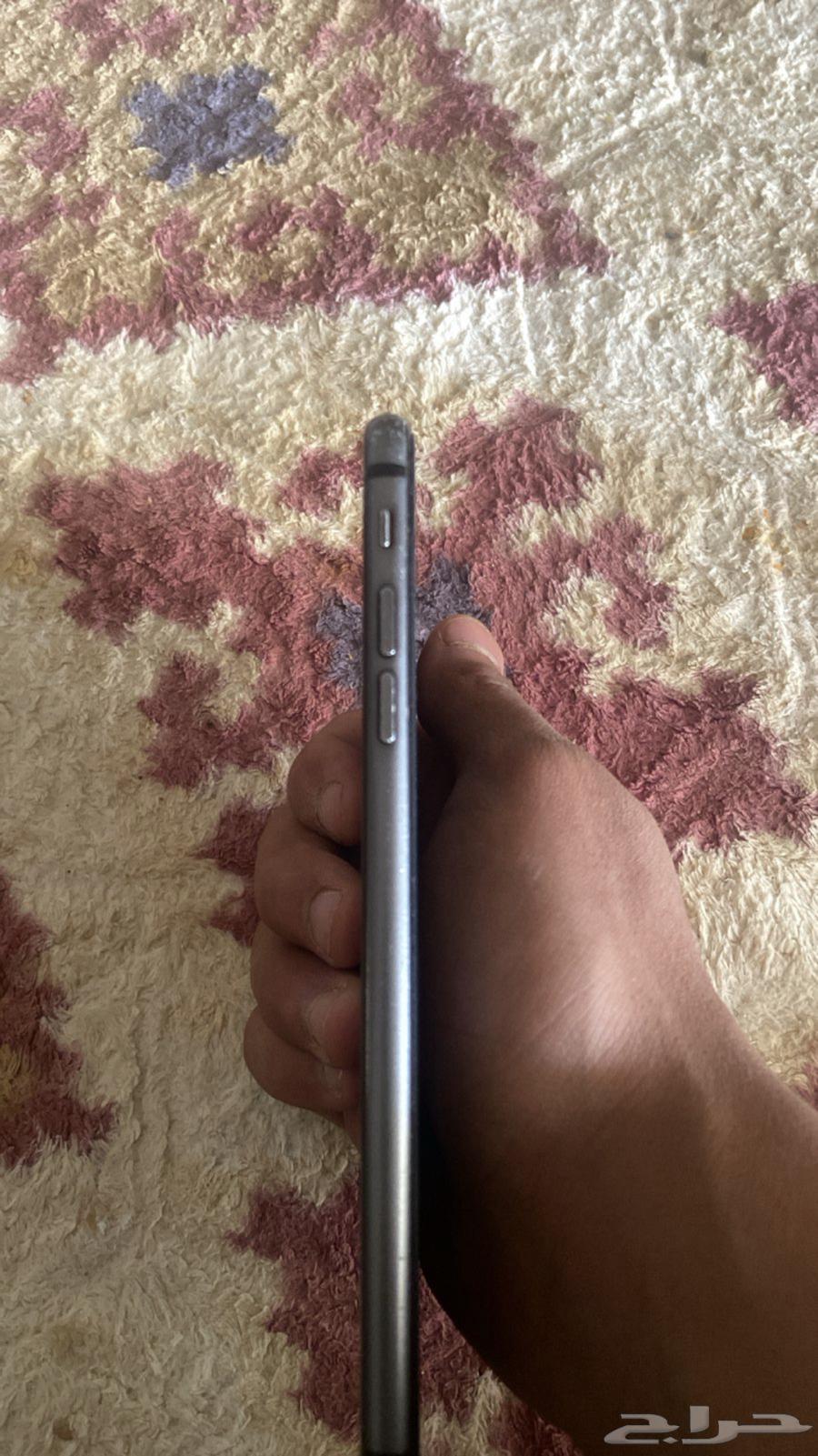 iPhone 8 Plus64476488447490112