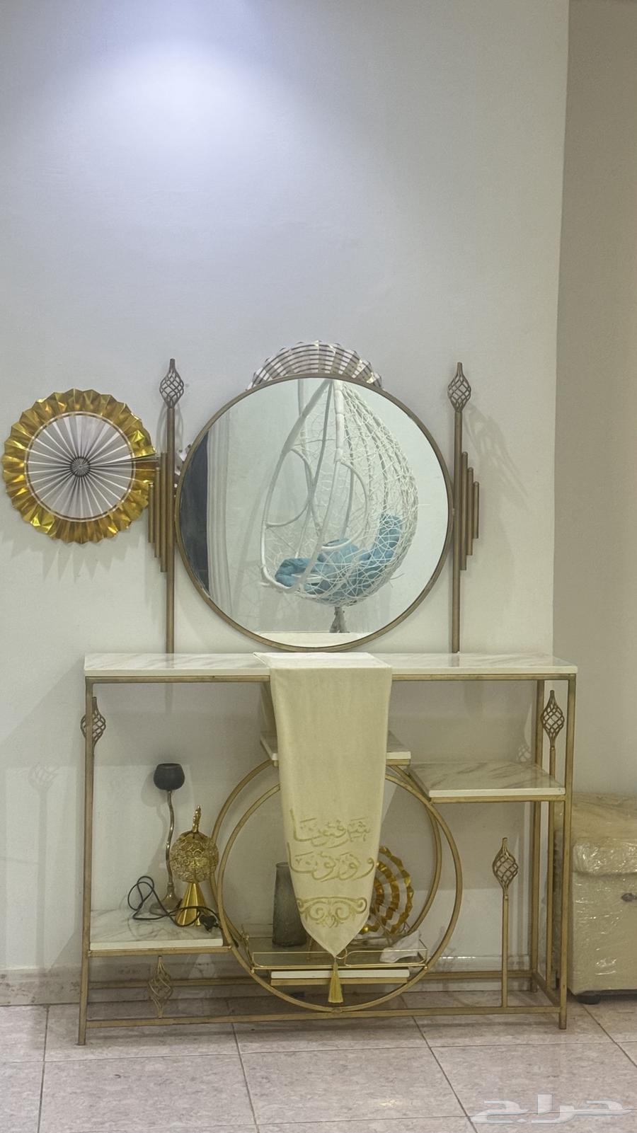 Entrance and reception table64476740533633111