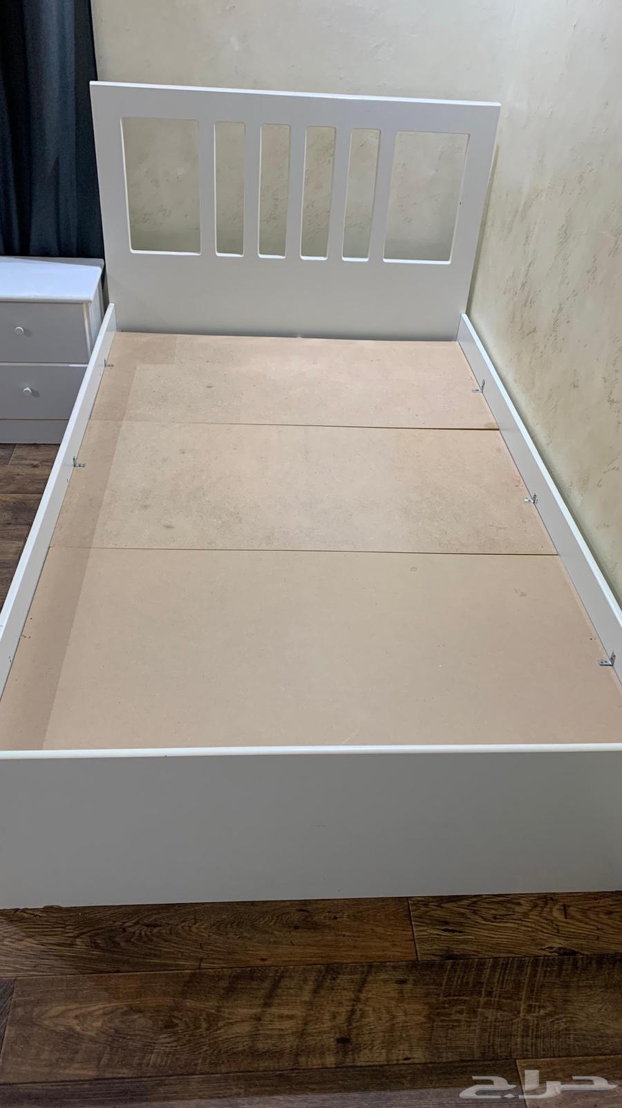 سرير و كومدينه64475016353410111