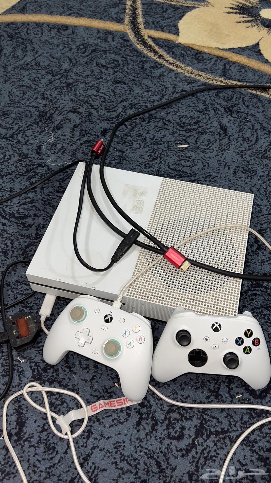 اكس بوكس إس ون بيدين باقي جديده و وحده احترافيه مالها شهرين64478594202499114