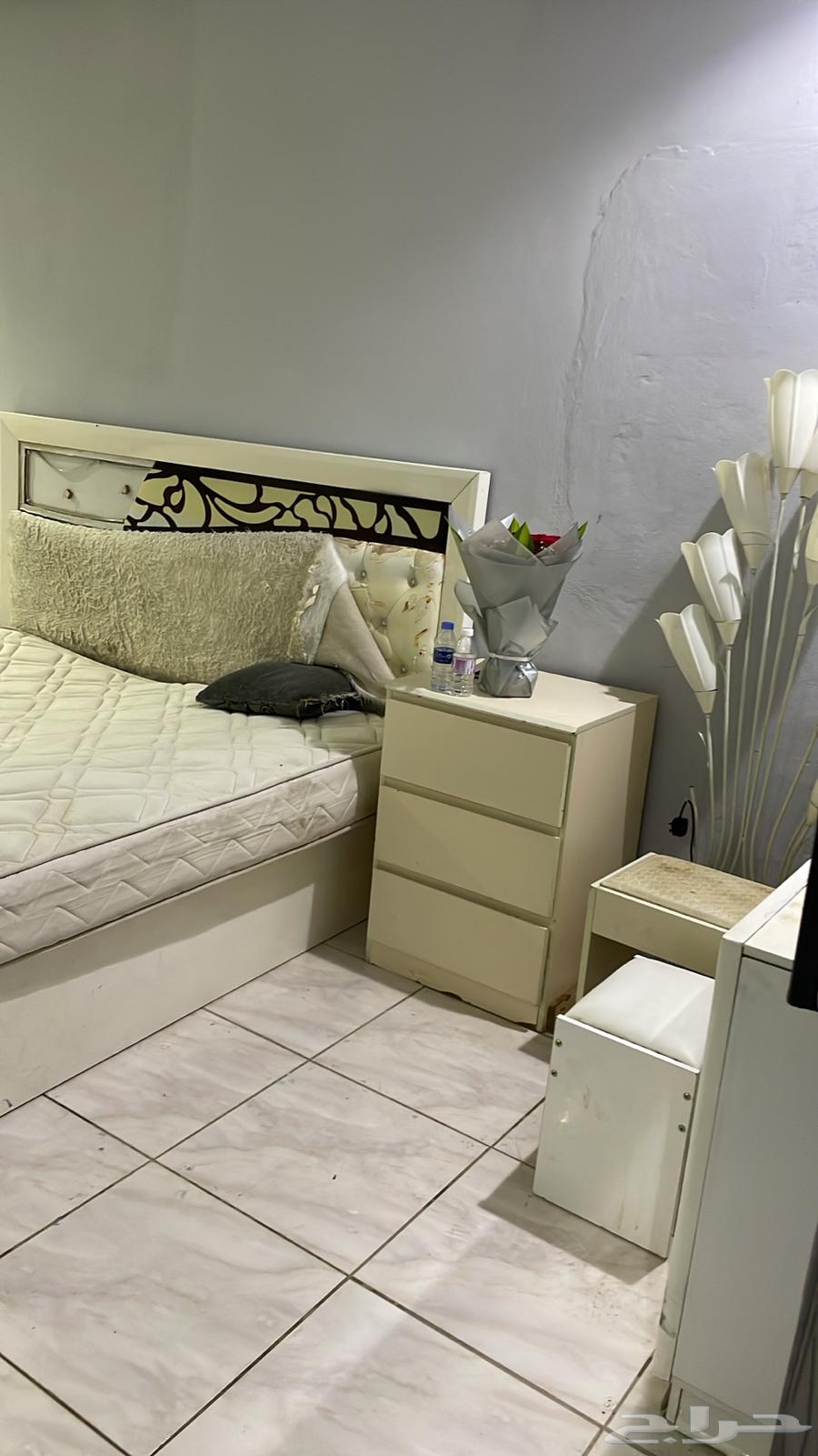 Bedroom, living room, kitchen, bathroom, and courtyard64142378649987113
