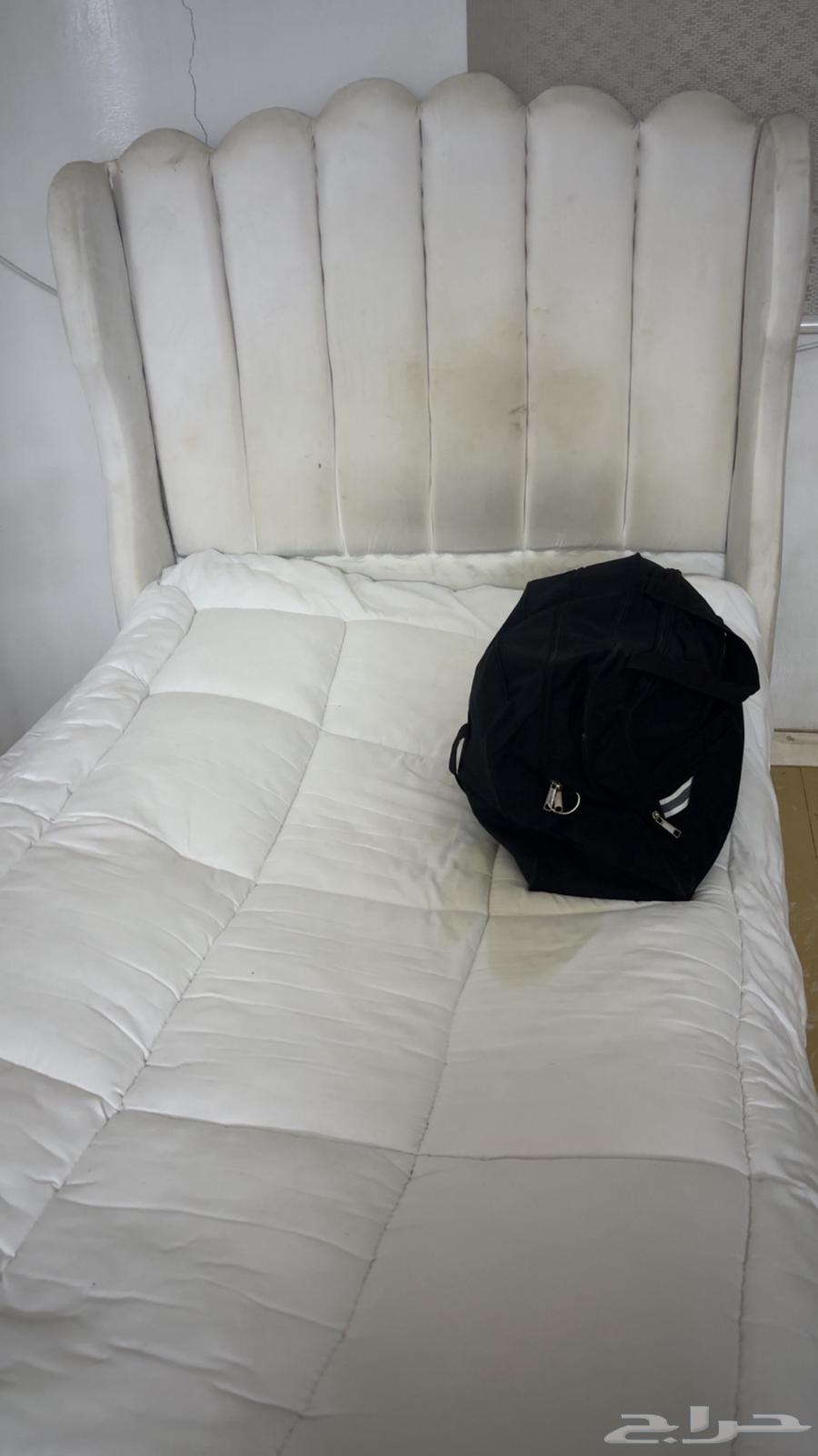 سرير وتسريحه ايكيا64472699697027112