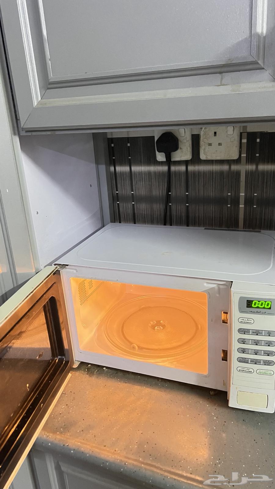 Gently used microwave, bought new from a fancy, clean, and new store64475016318337114