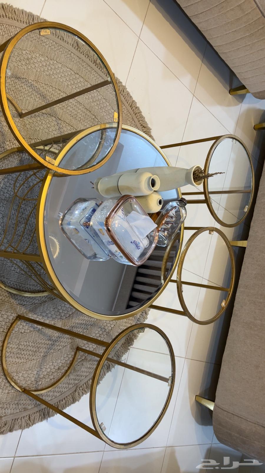 كنب نظيف للبيع مع الطاولات64477492604163114