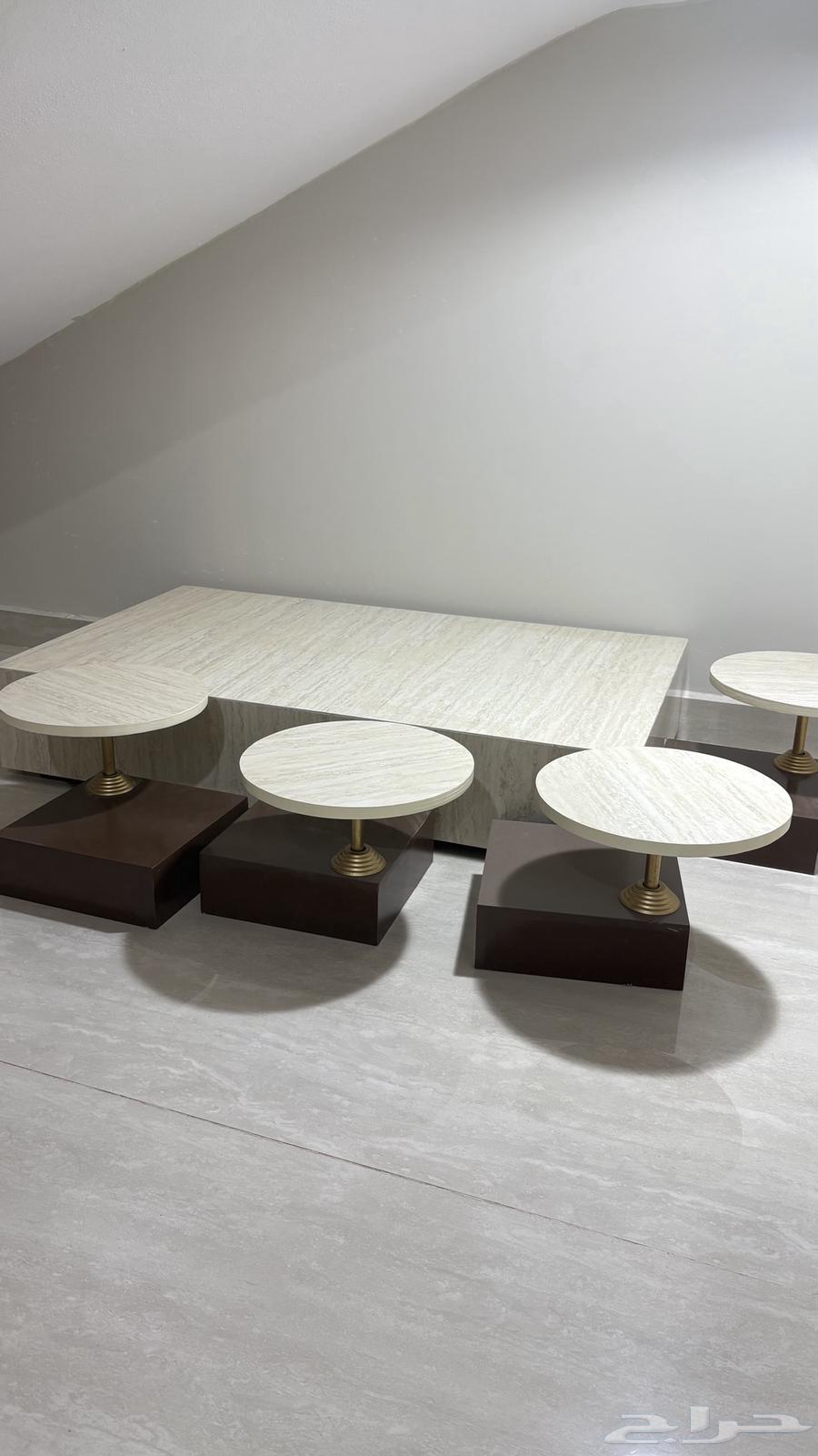 طاولة جديد للبيع64474959524610111