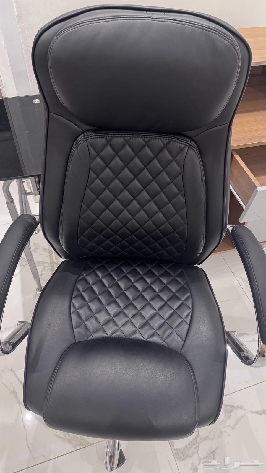 طاولة مكتبية مع كرسي للبيع64476559272706112