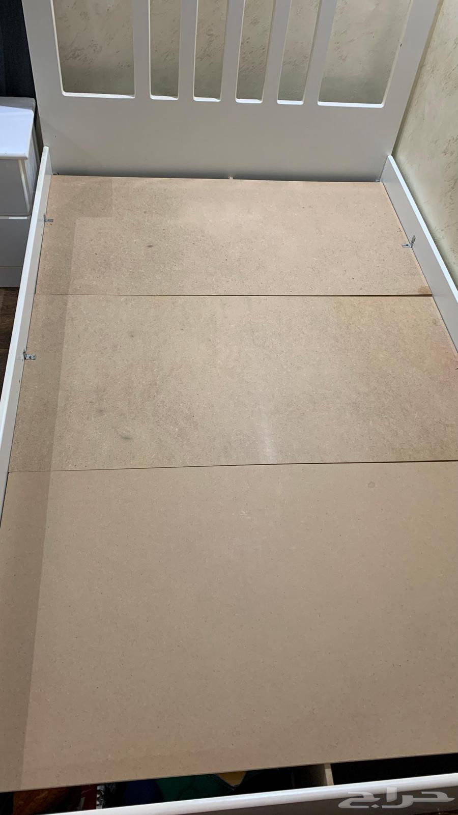 سرير و كومدينه64475016353410112