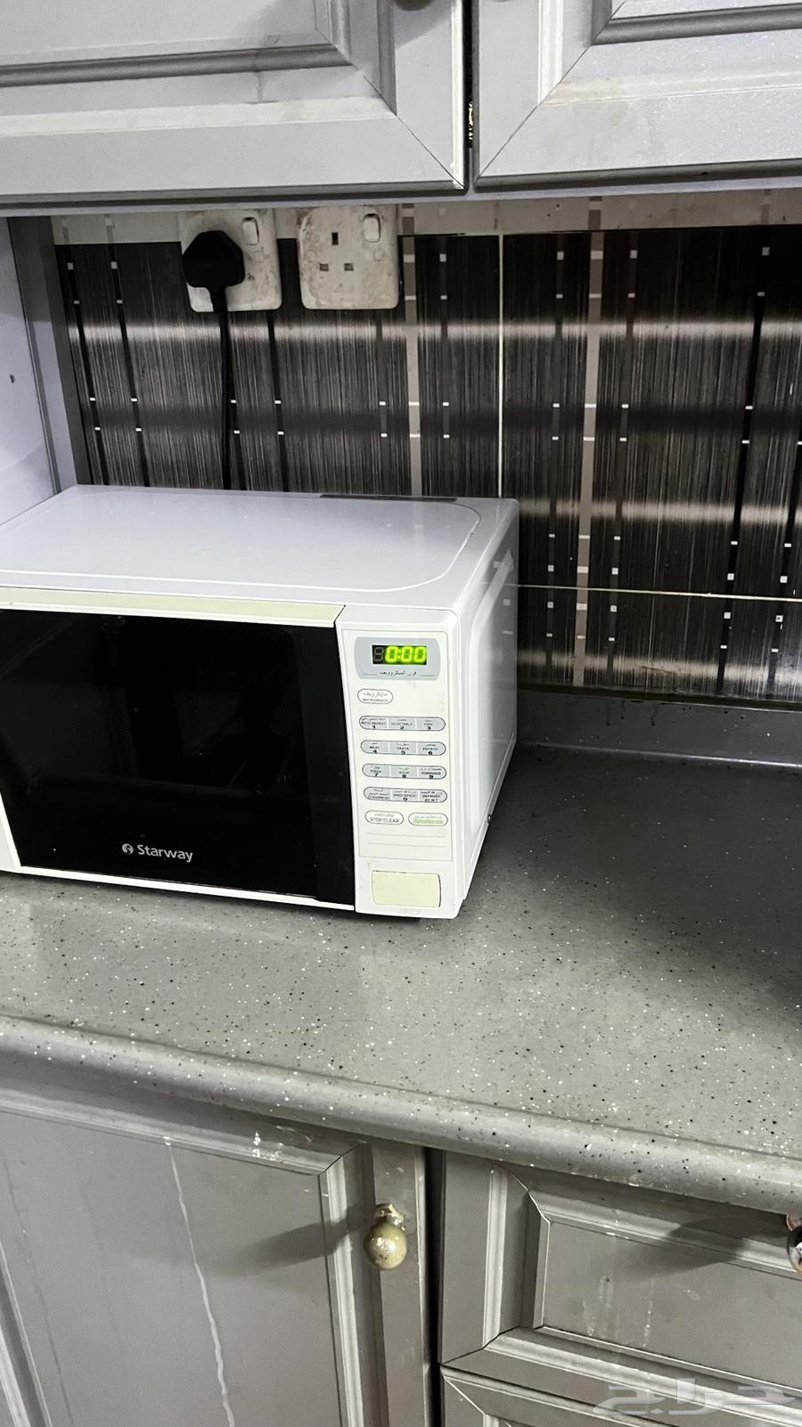 Gently used microwave, bought new from a fancy, clean, and new store64475016318337110