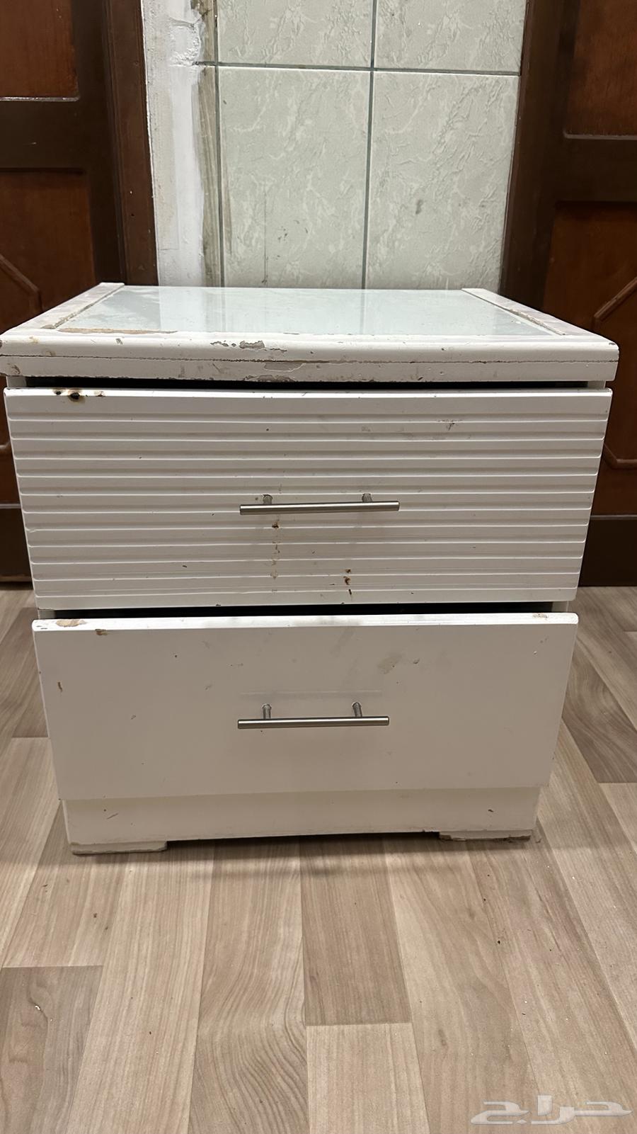 خزانة صغيرة بي درجين64477686028291111