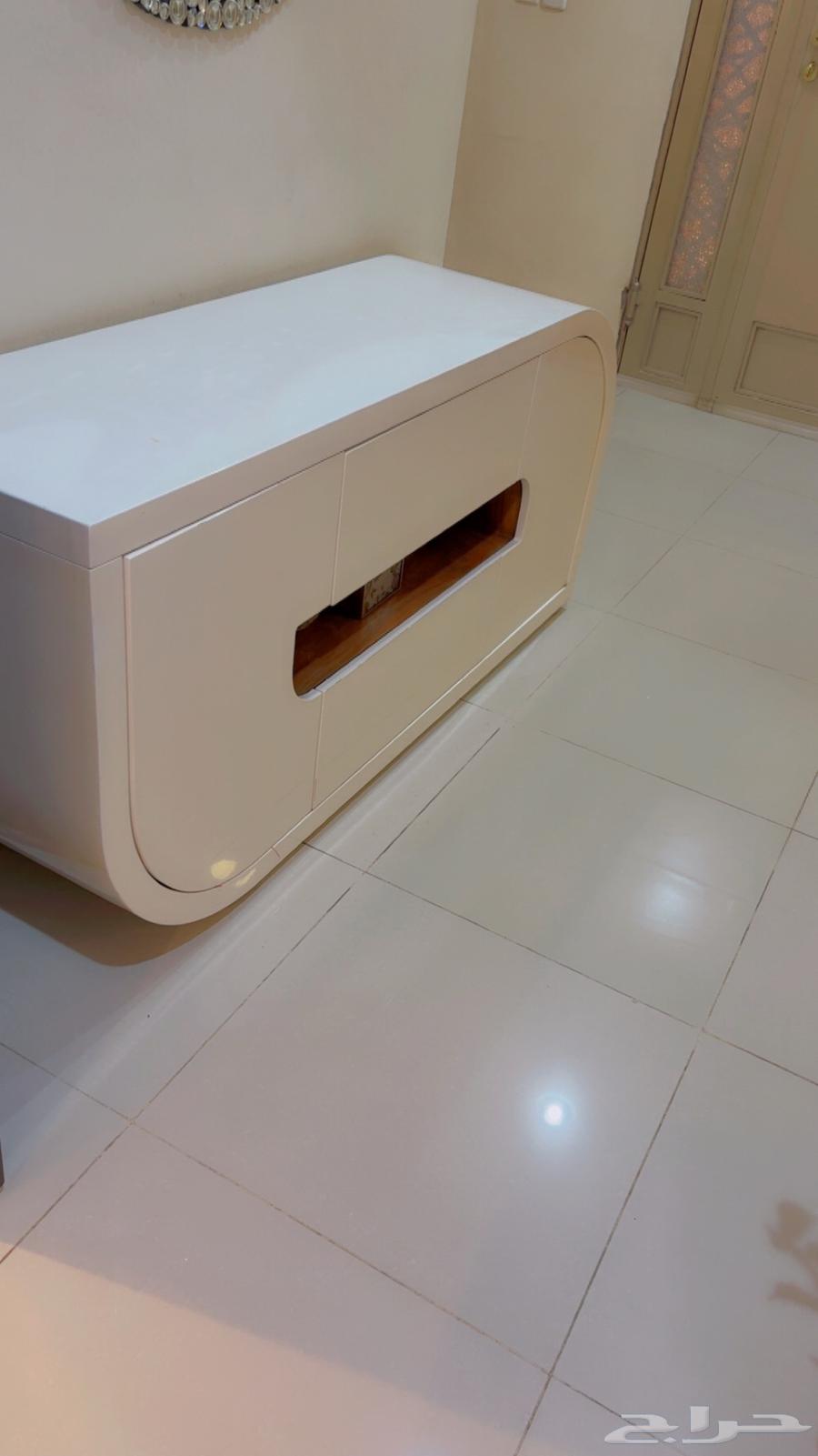 طاولة طعام 8 اشخاص ودولاب وبوفيه ومدخل64478828650755111