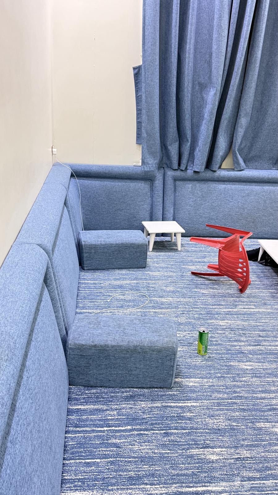 اثاث منزل مساند عربية خشب ومساند عادية وطاولة مدخل وطاولات64473261730307114