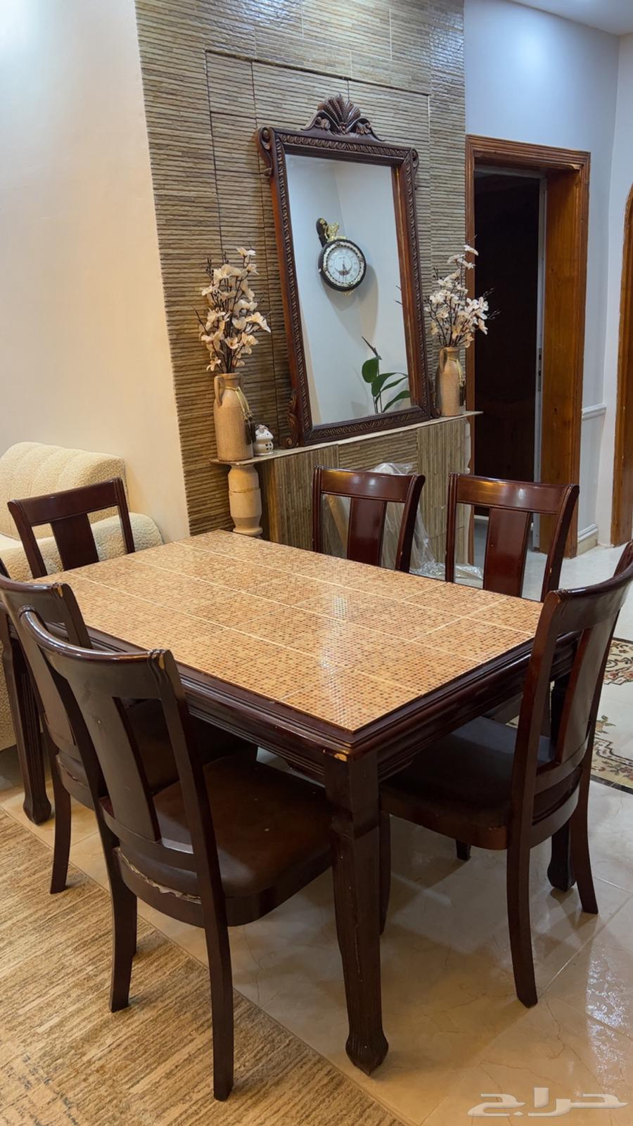 Table with 6 Chairs64477240848641111