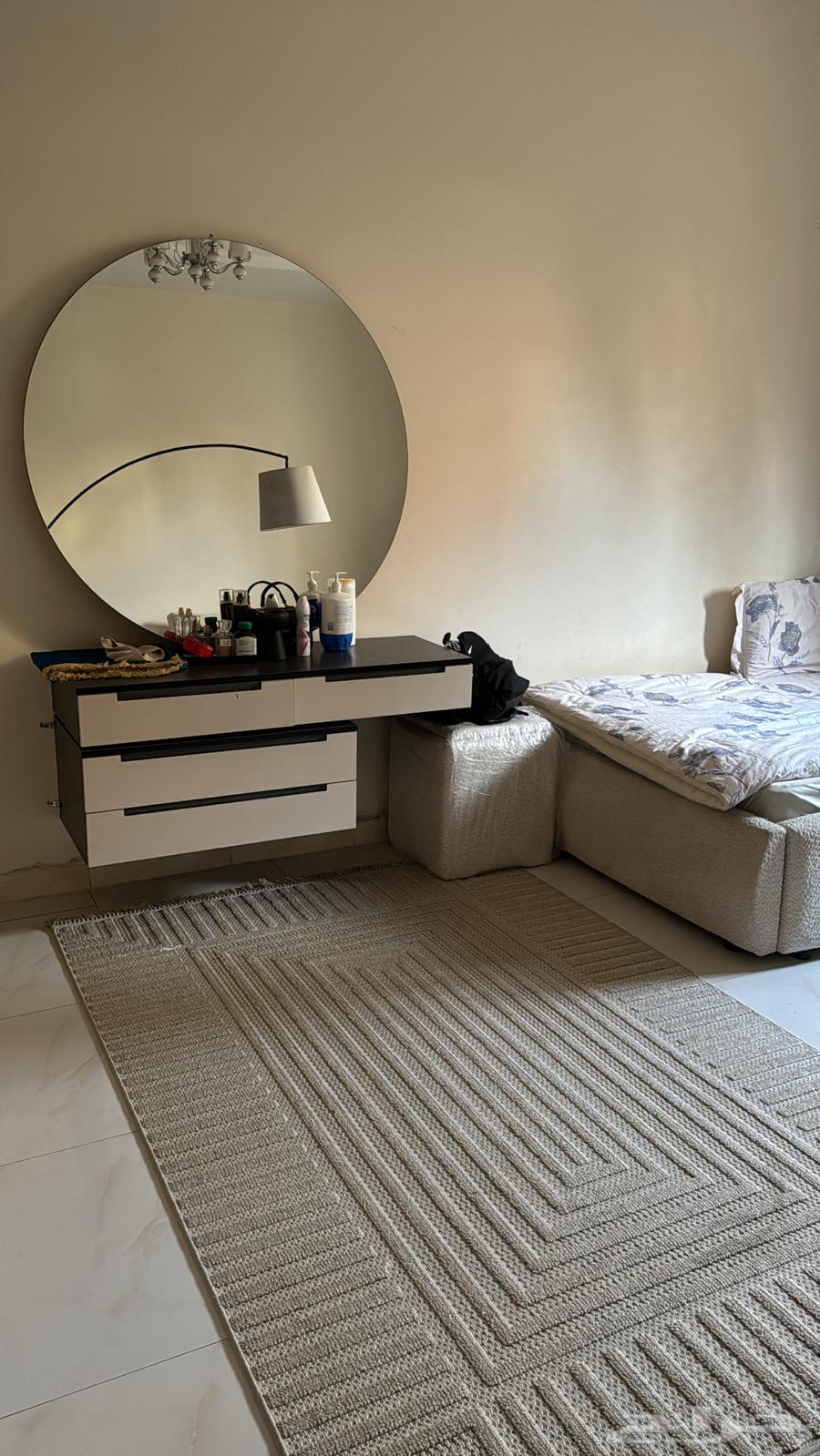 Fully furnished room for sale, furniture less than three months old, reason for moving64475834014723113