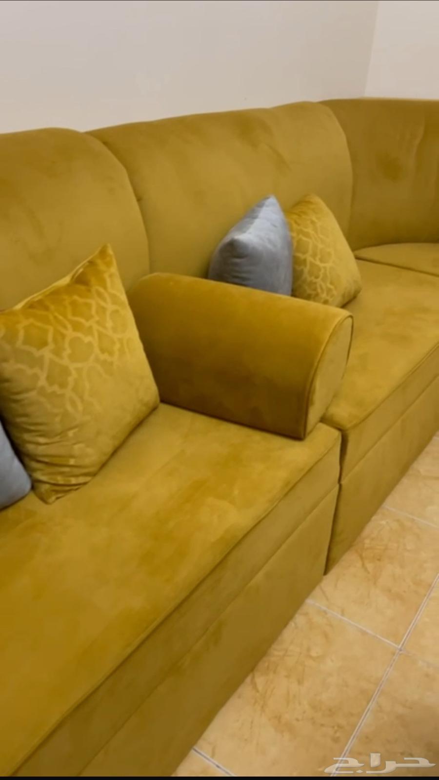 Almost new, very clean sofa, offers less than 500 won't be considered, contact me64478594128898110