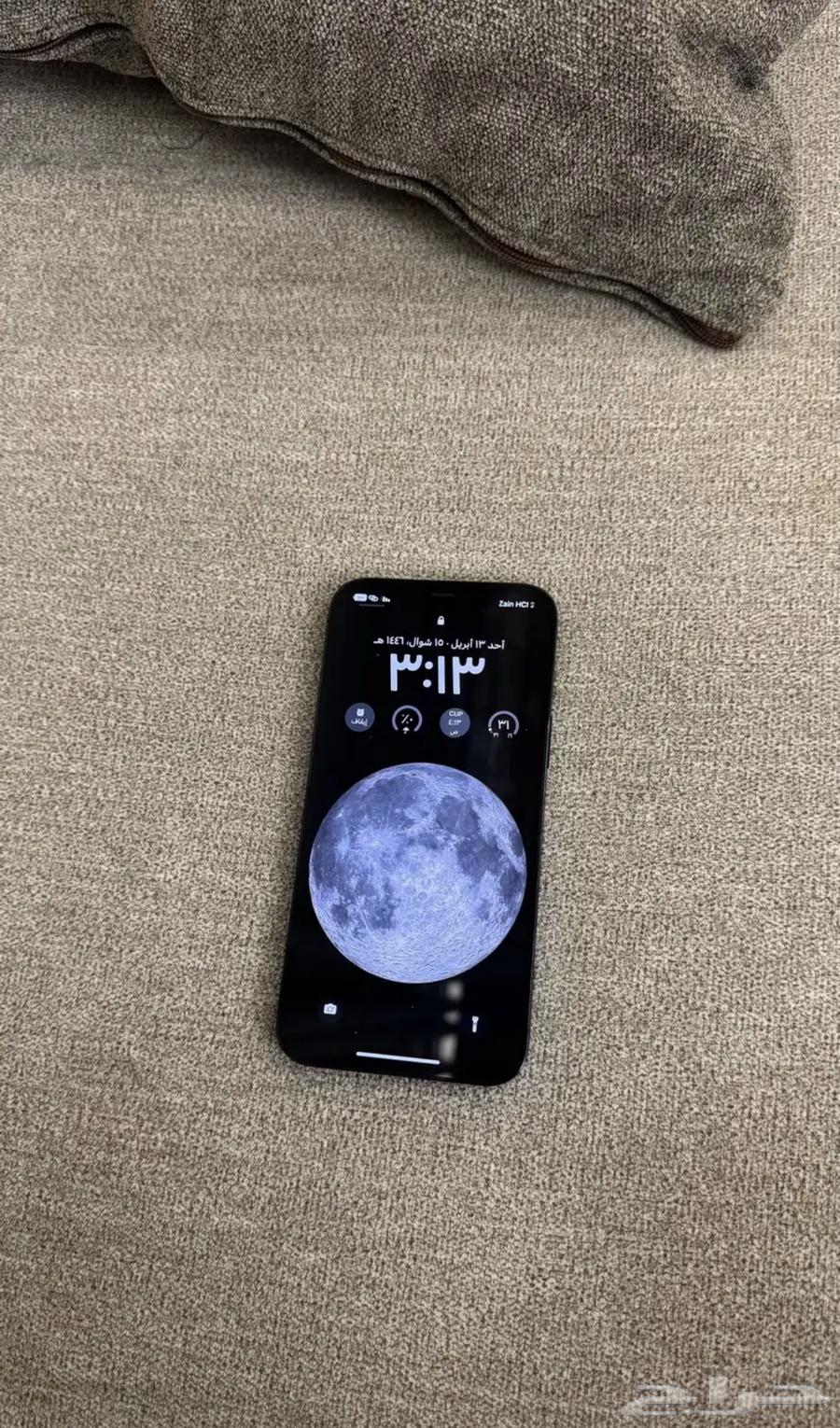 Camera is cracked but doesn't affect filming64473966391937113