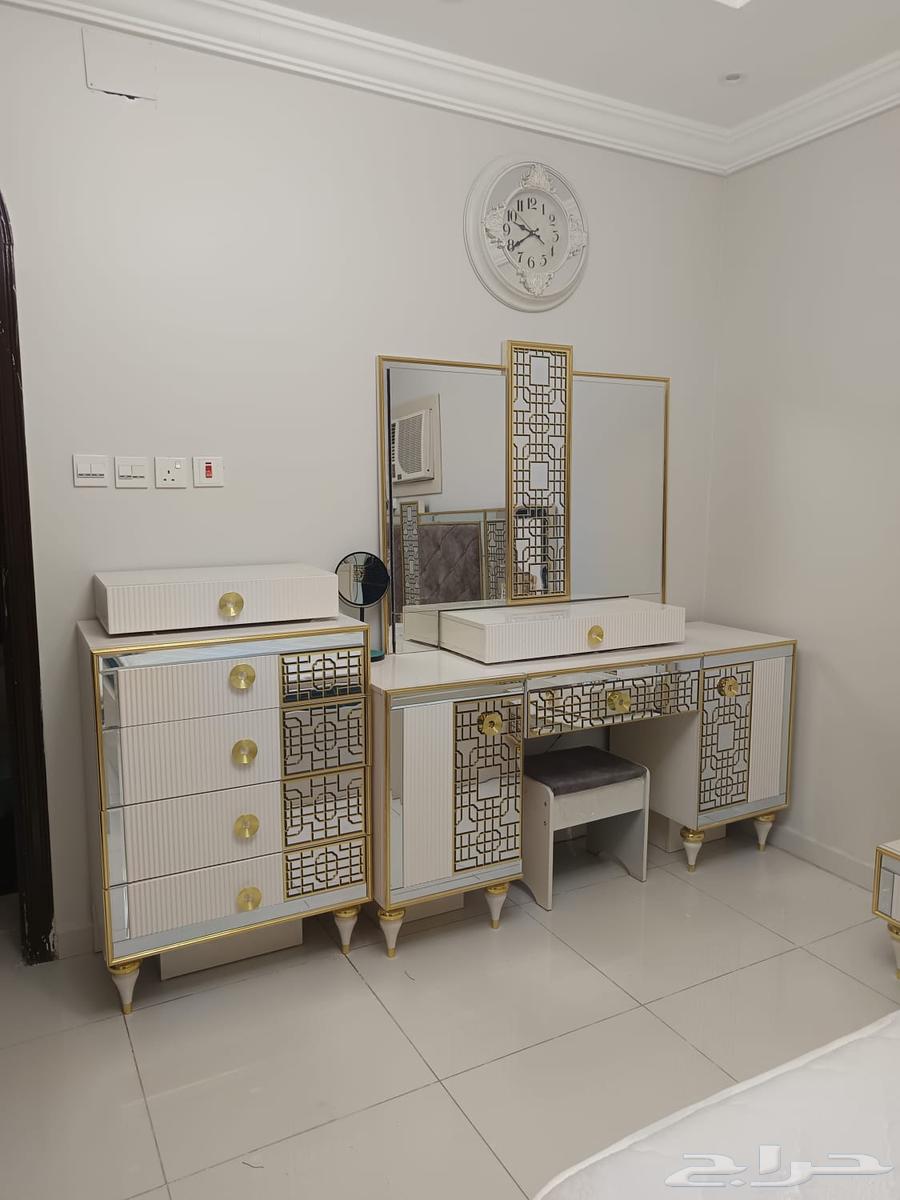 غرفة نوم للبيع64472768472450112