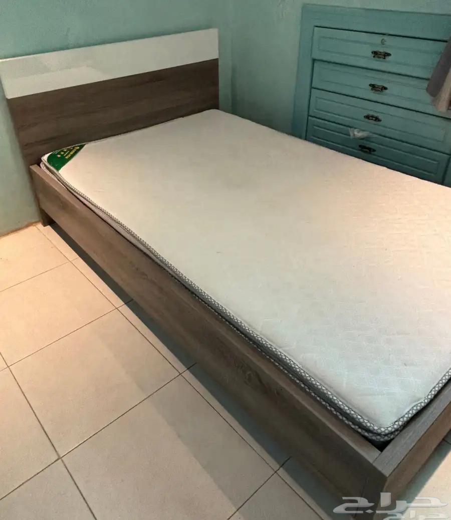 سرير من هوم سنتر64438203396995111