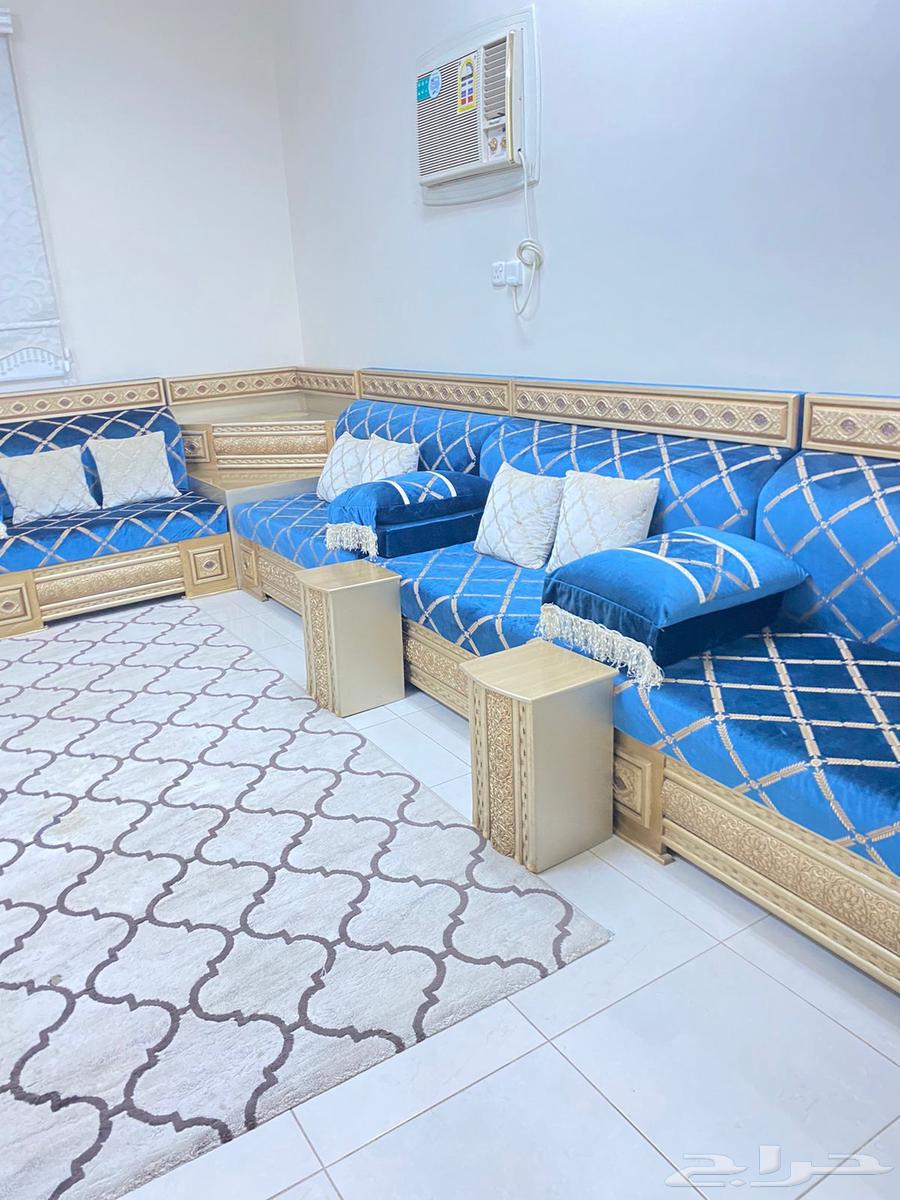 Sofa64473725963906113