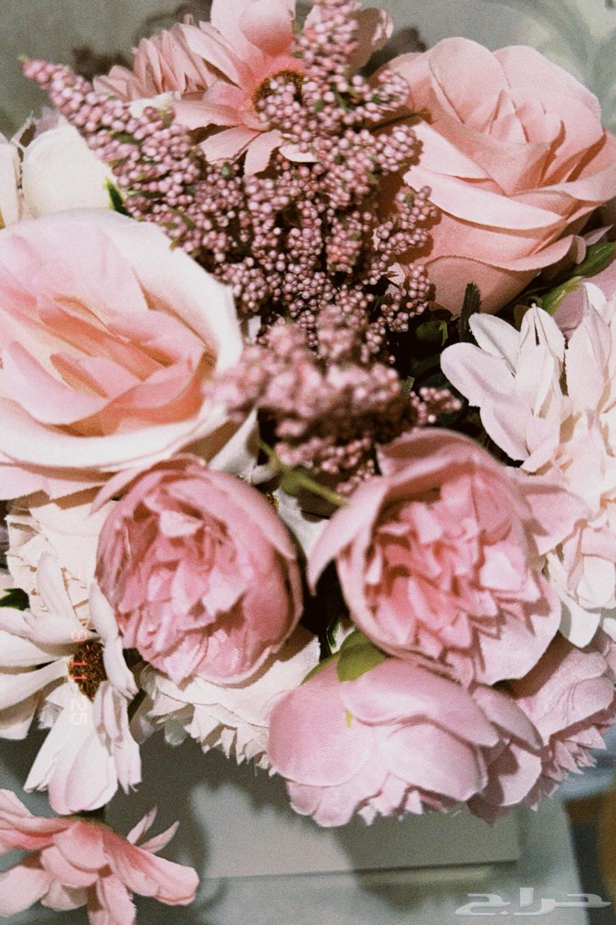 فازة ورد صناعي جاهزة وجديدة للبيع  vase of flower64474804571393112