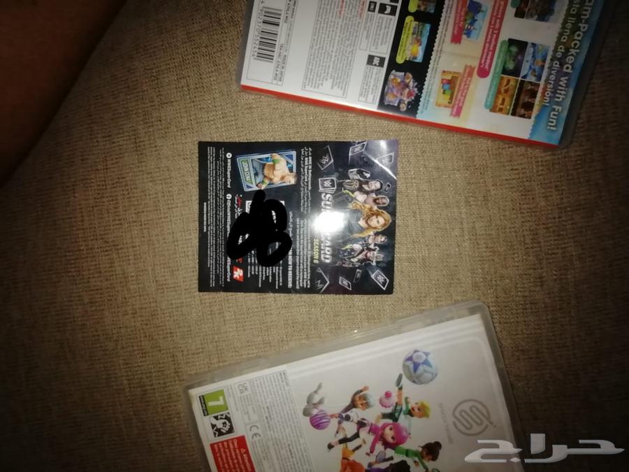 The Nintendo tape cover without the tape but covered and has a paper inside, I don't know what it is64475280642945111