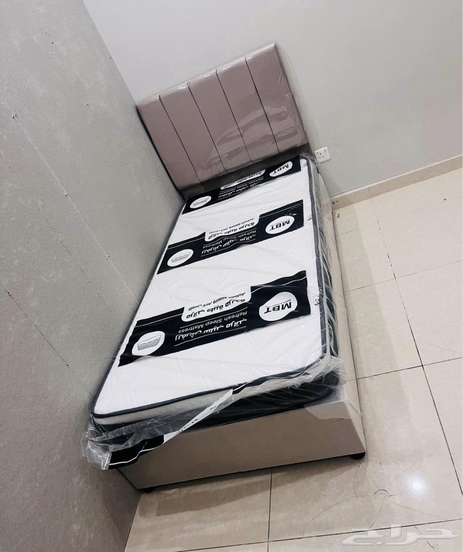 Single Wooden Beds with Foam Mattresses and Base64476768758786110