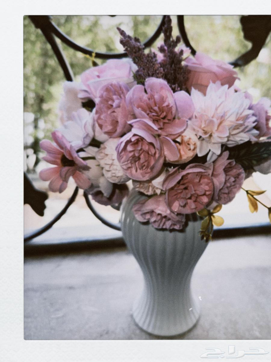 فازة ورد صناعي جاهزة وجديدة للبيع  vase of flower64474804571393110