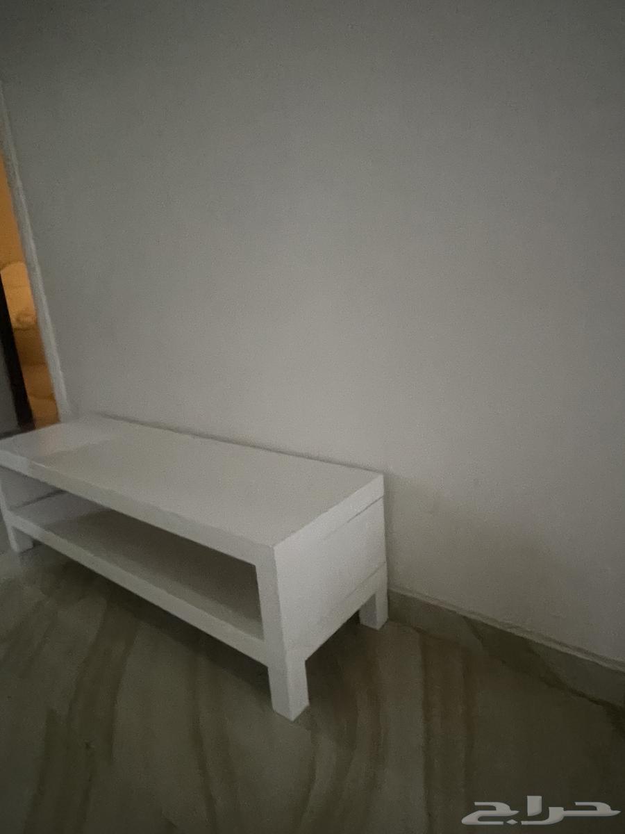 (طاوله بيضا ساده للصامل)64476782470529110