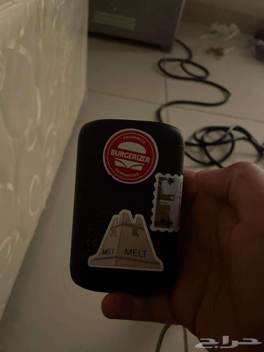 Small portable charger with screen64472631148163111