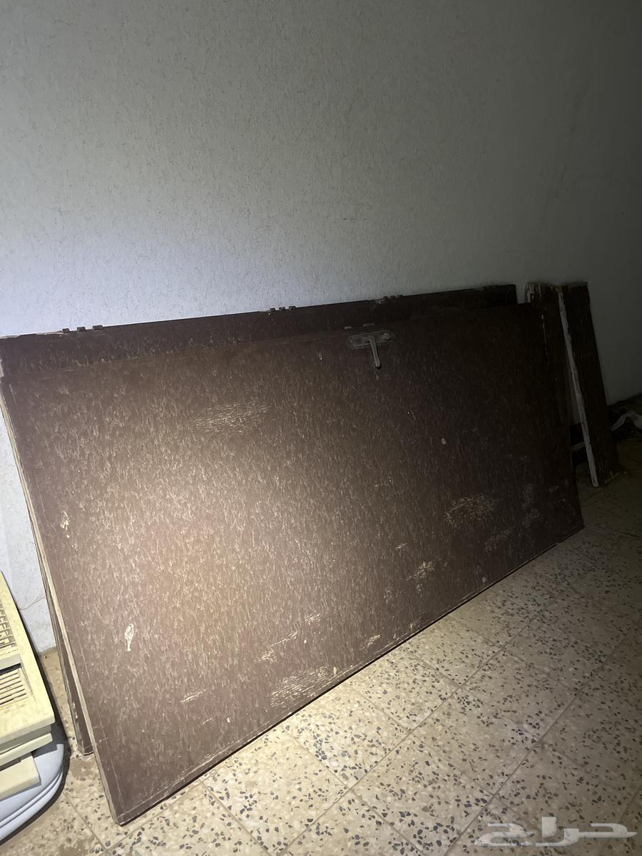 ابواب خشبيه للبيع مع المغاسل بحاله ممتازه جدا64477866861315110