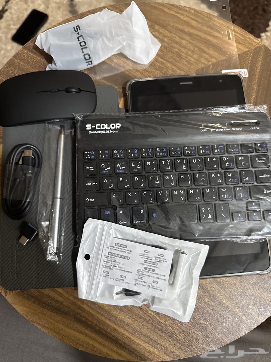 ايباد صغير معه كل اغراضه مدة64475598099587112