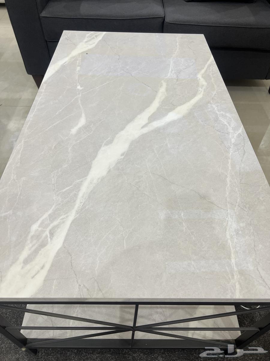 للبيع عدد 2 كنب وعدد 7 طاولة (لم يستخدم)64472270093185111