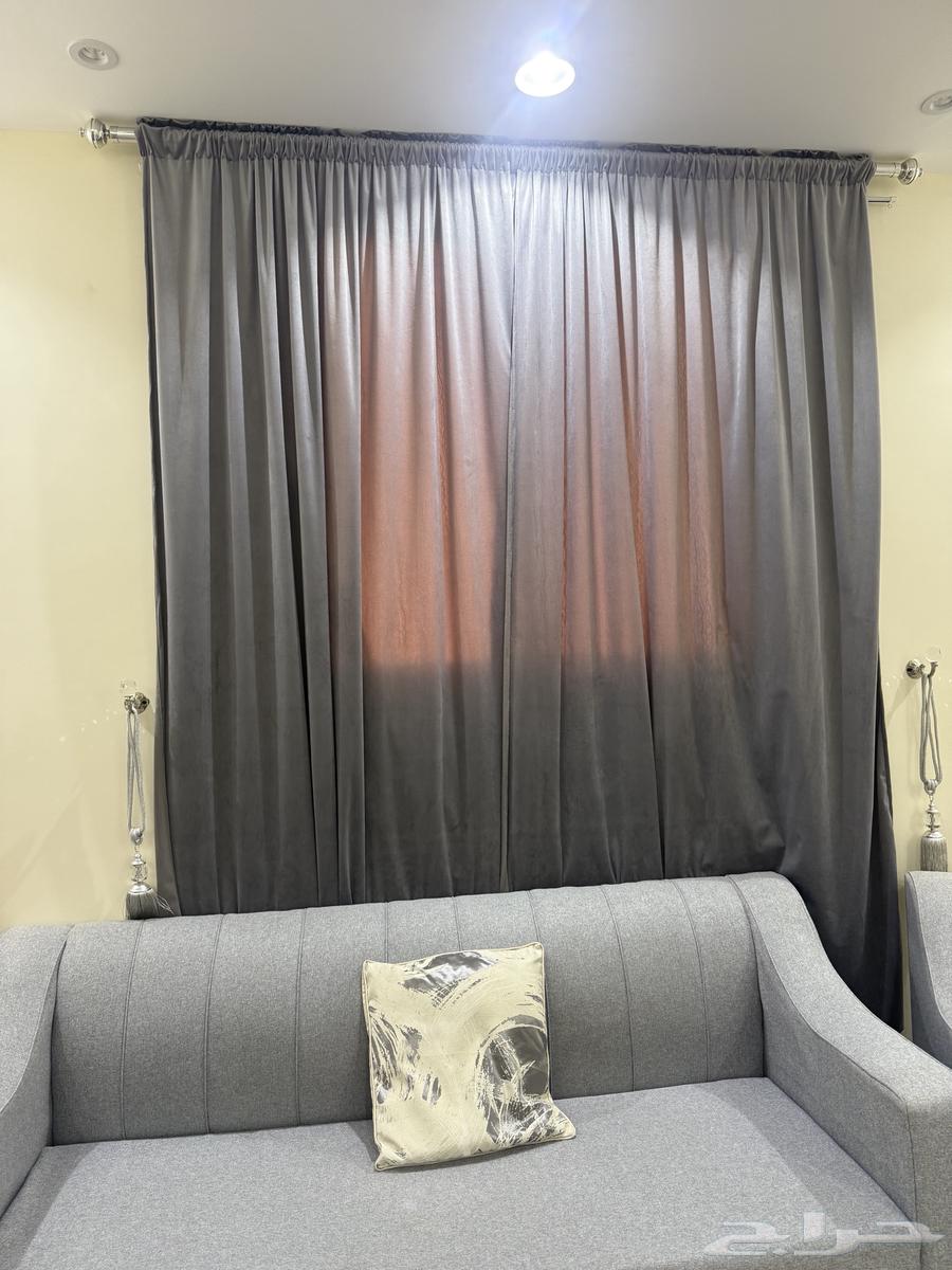 كنب غرفة معيشه نظيف وشبه جديد64474402657539112