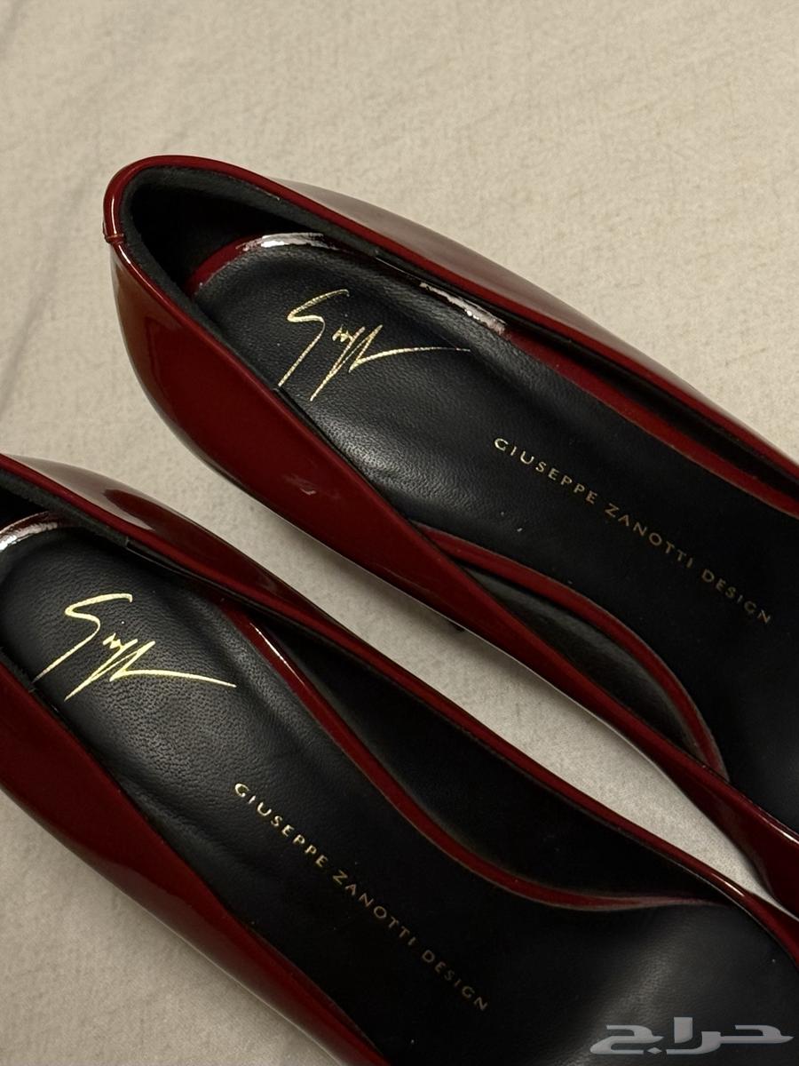 Hills by Giuseppe Zanotti64477990584067112