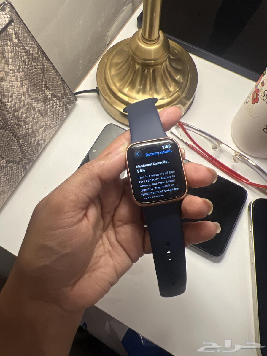 Apple Watch SE 2nd generation with SIM card64426281640321112