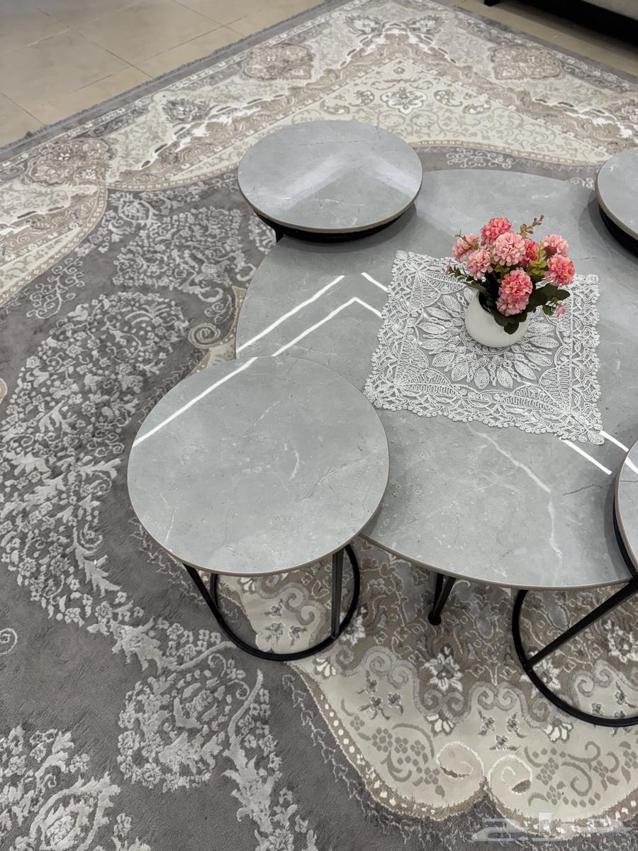 طاولة نضيفة جدا64473916985858111