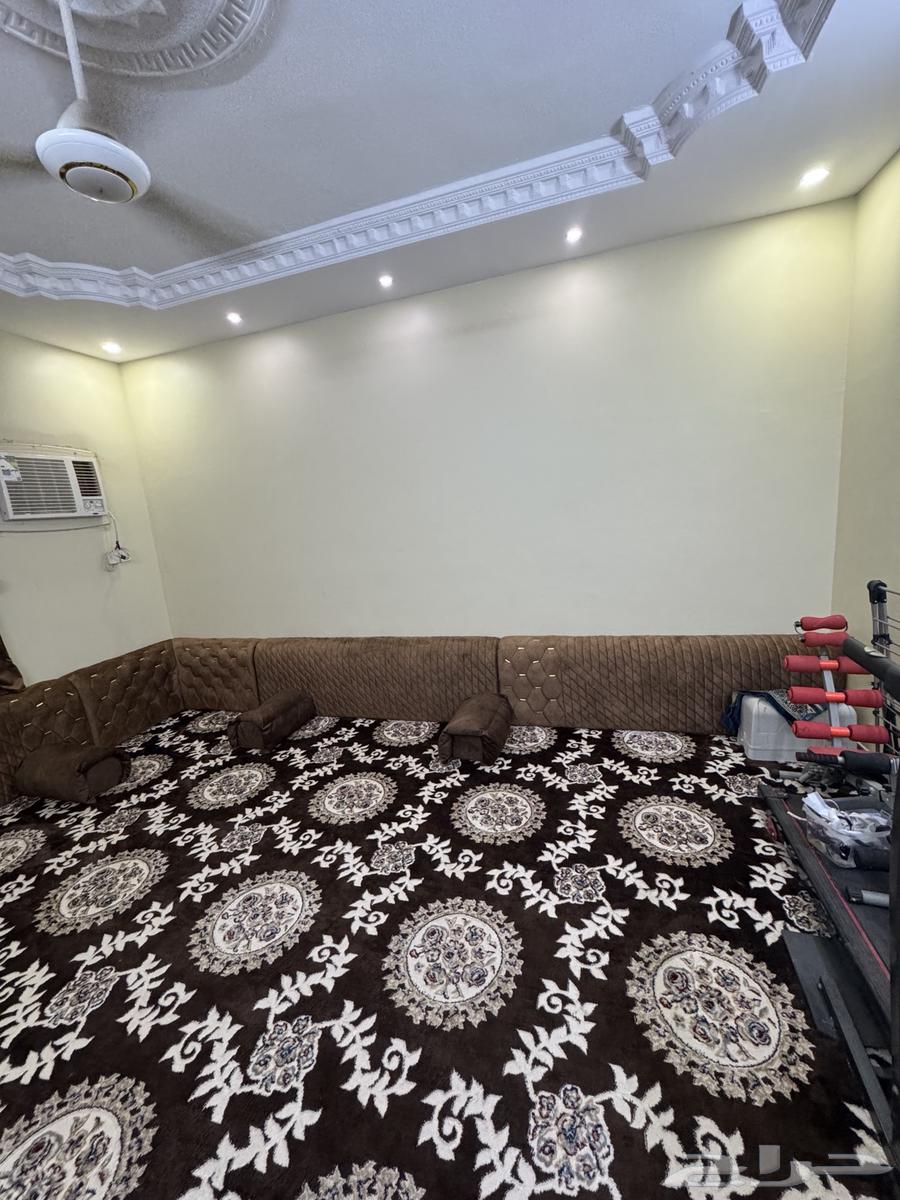 I have a one-year-old floor sofa, I bought it for 3000 without carpet64474987884290111