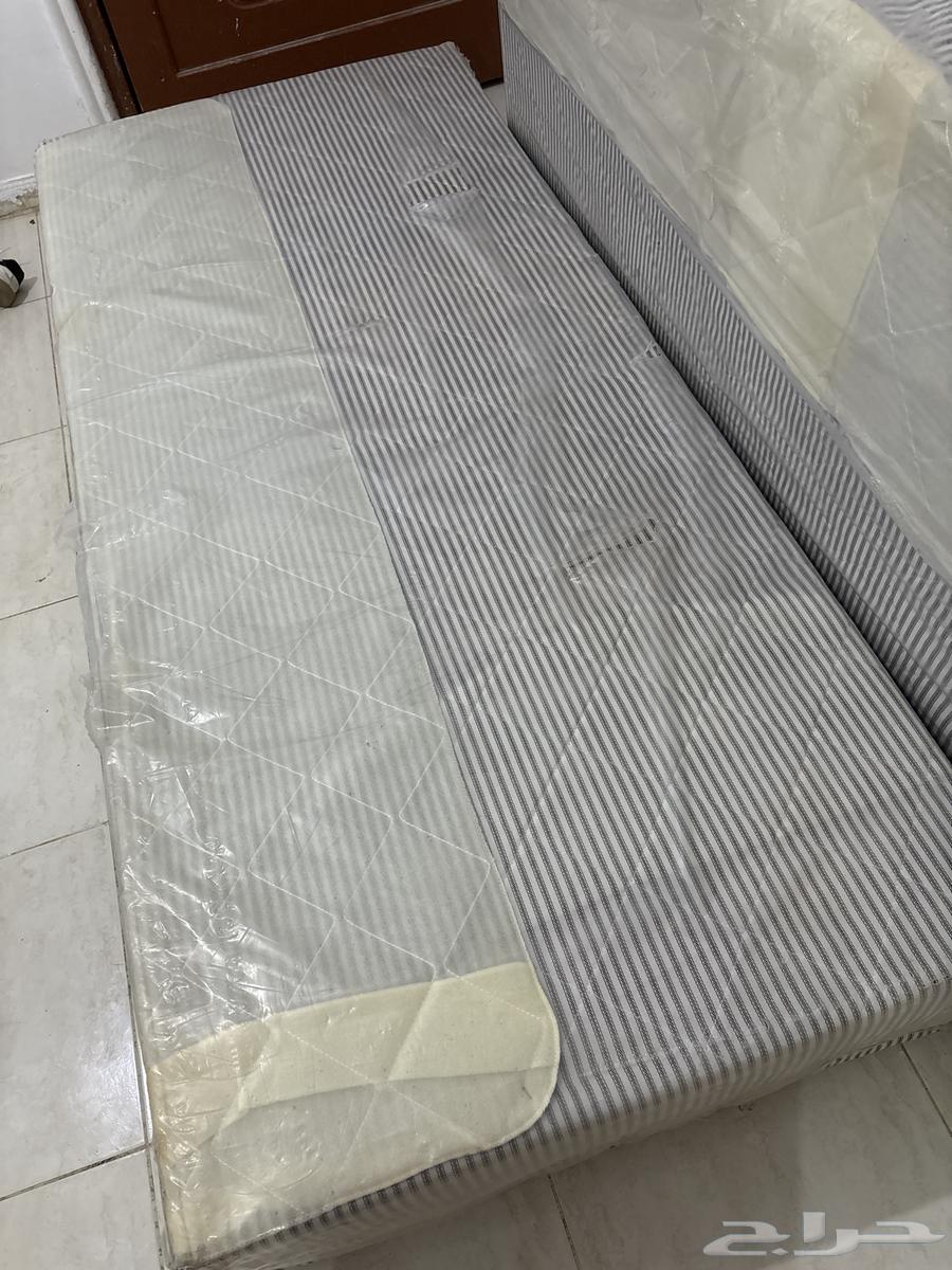 2 سرير نظيفه ولافيها اي عيب بدون مراتب 12064473639680003110