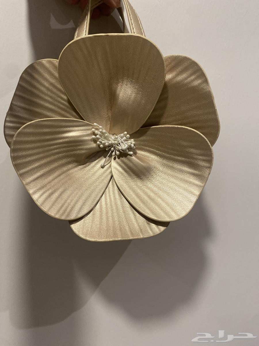 شنط للبيع شبه جديده64478622076418112