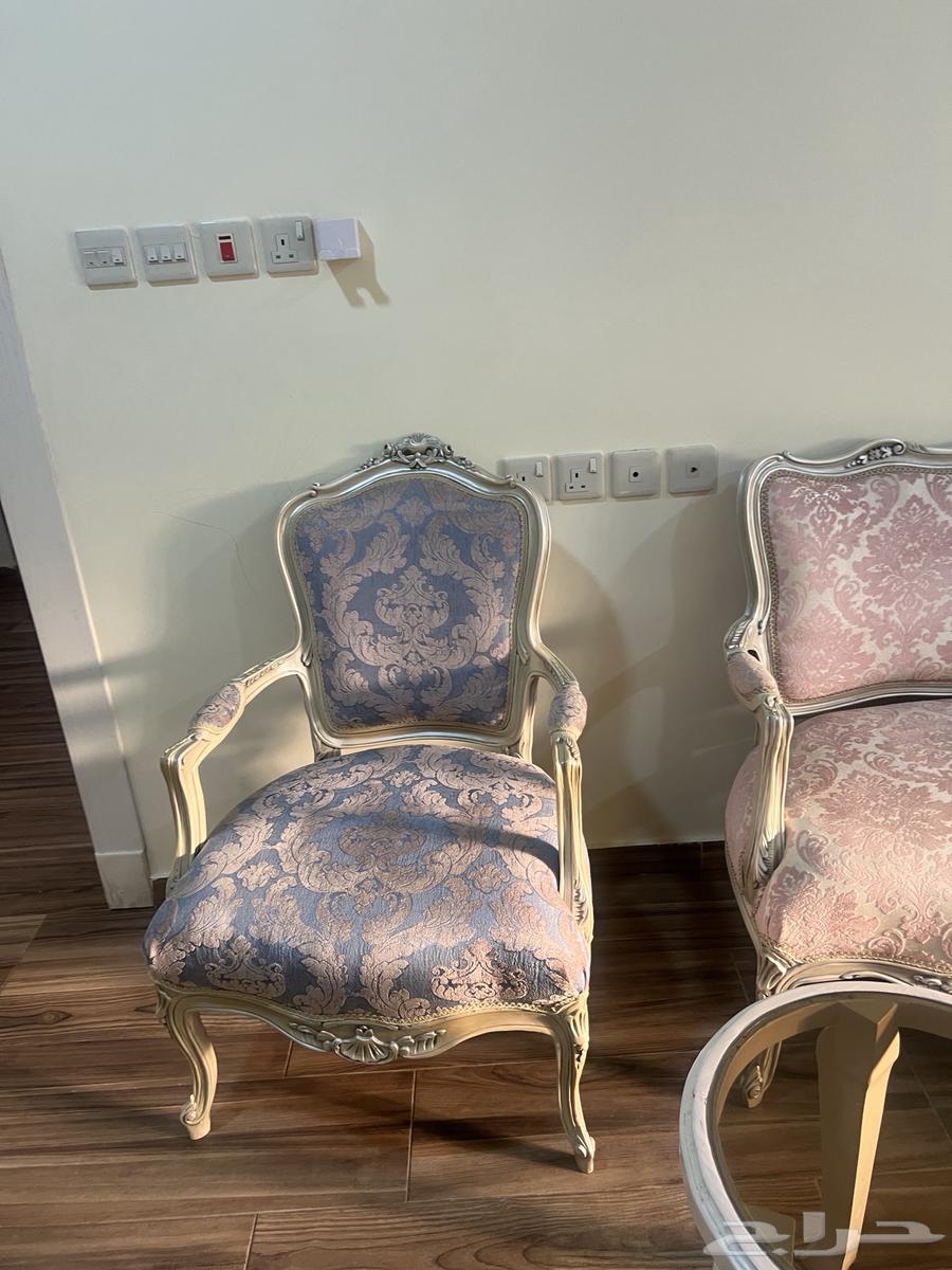 Sofa64477436706434113